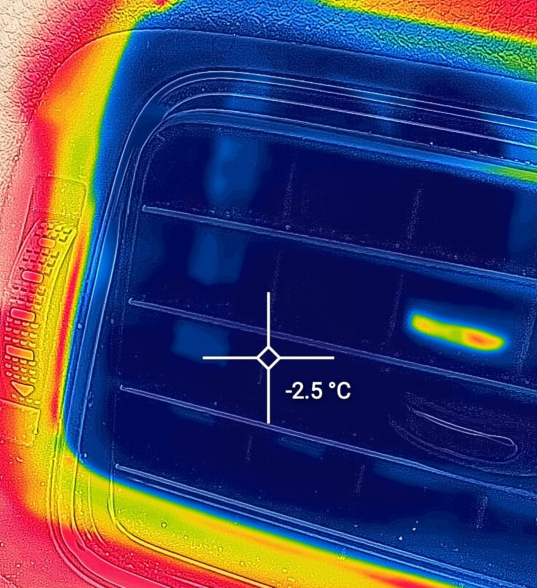 Thermal imaging check during a vehicle air-conditioning service