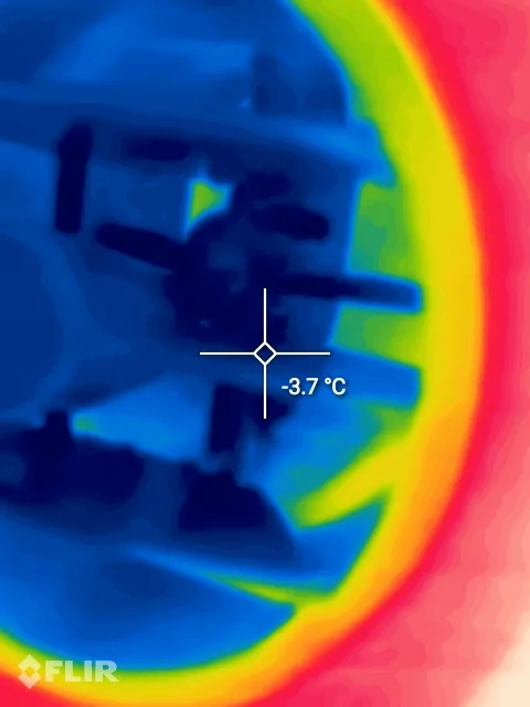 Thermal imaging temperature reading during vehicle air-conditioning testing 1